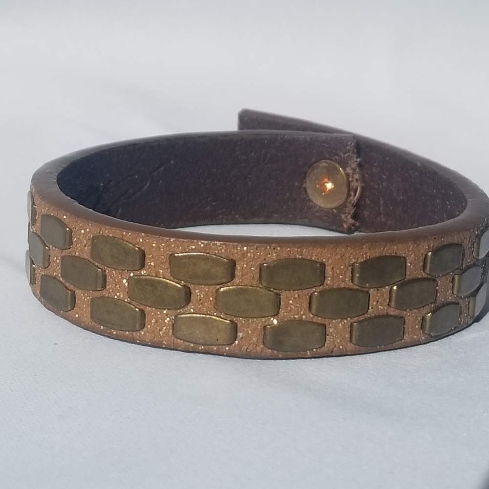 Leather cuff bracelets - Picture 8 of 10